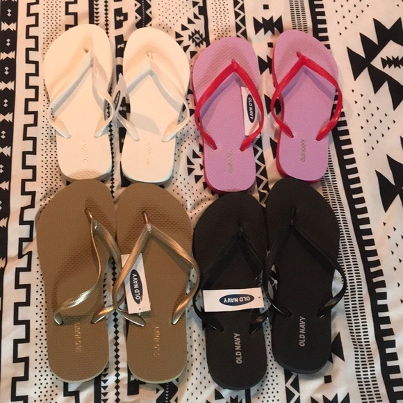 Old Navy Shoes - old navy flip flops set🔥🆕